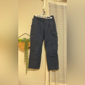 Women’s navy blue tactical 511 cargo pants
